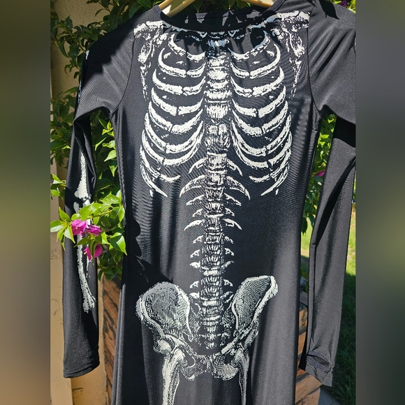 GLOW IN THE DARK SKELETON MAXI DRESS - Picture 3 of 8